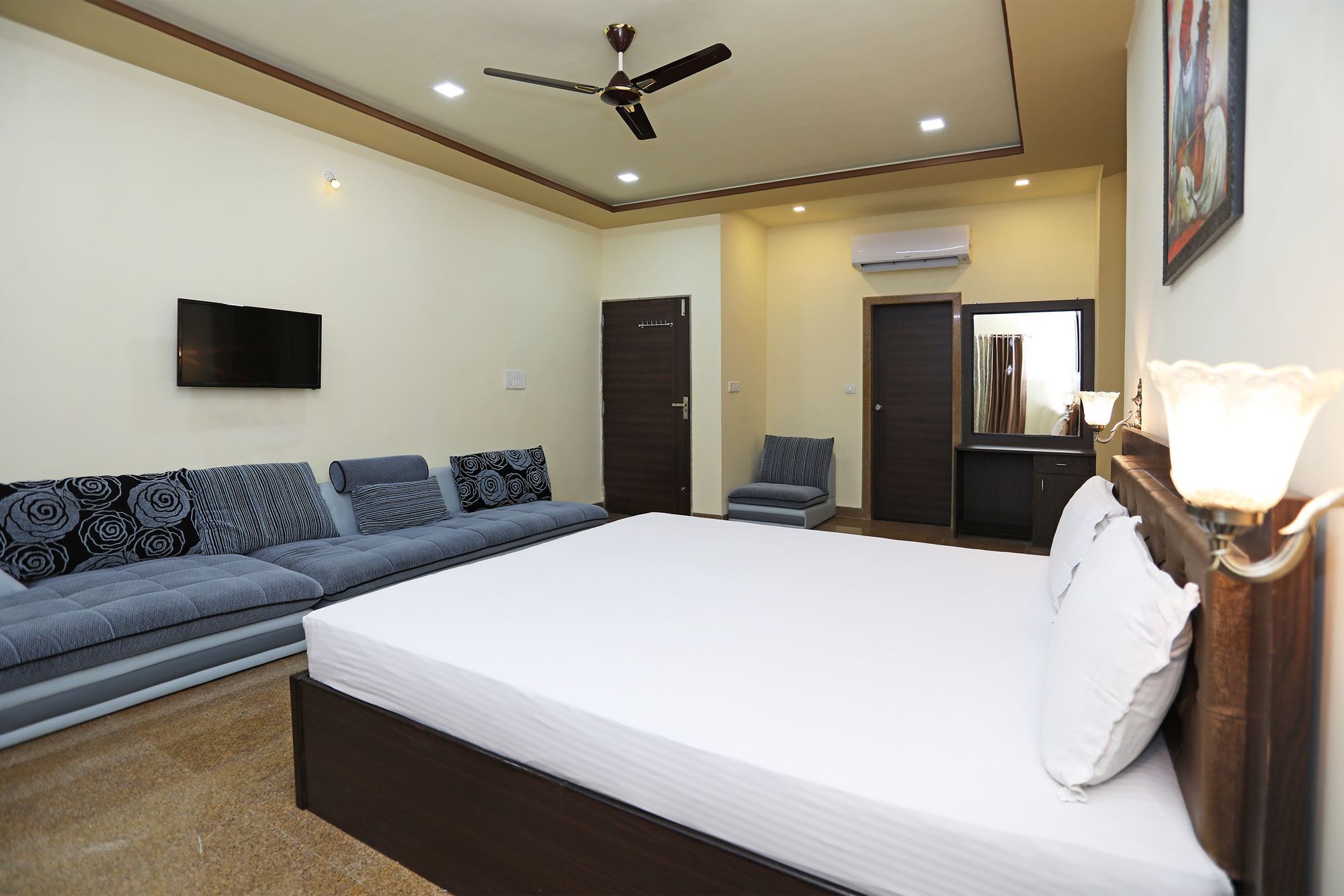 Oyo 9428 Hill View Room Goverdhan Vilas Udaipur Dış mekan fotoğraf