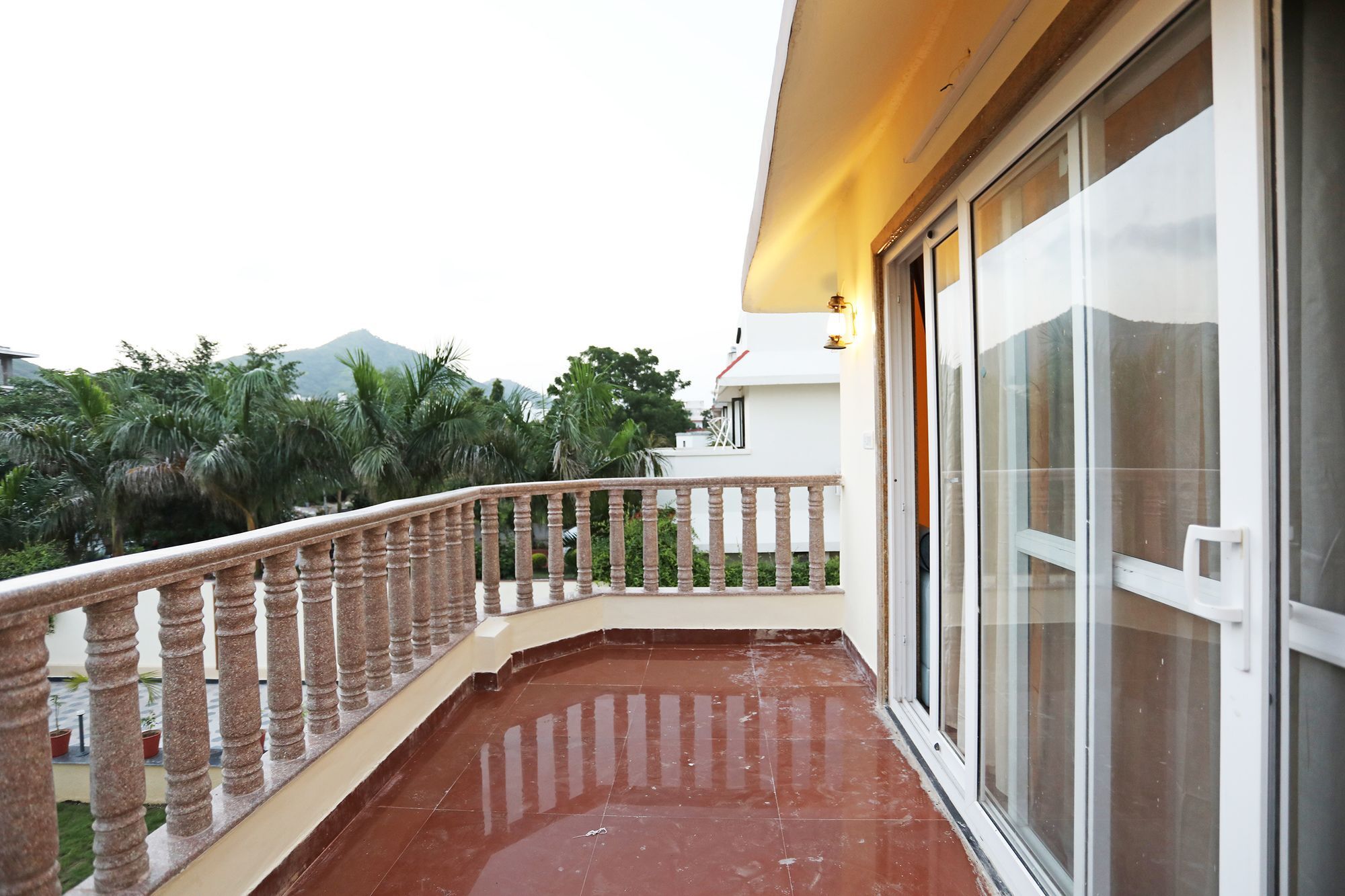 Oyo 9428 Hill View Room Goverdhan Vilas Udaipur Dış mekan fotoğraf