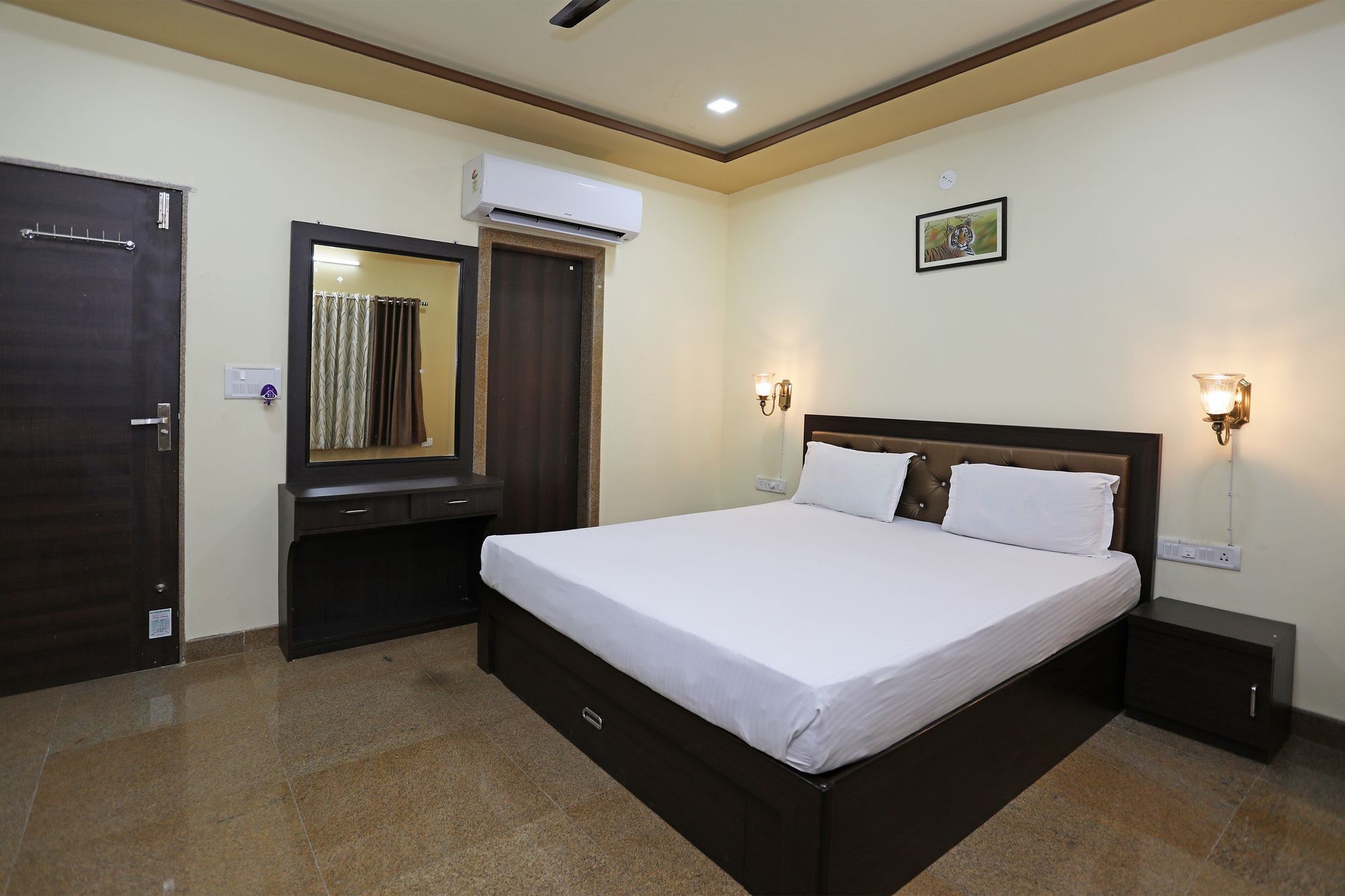Oyo 9428 Hill View Room Goverdhan Vilas Udaipur Dış mekan fotoğraf