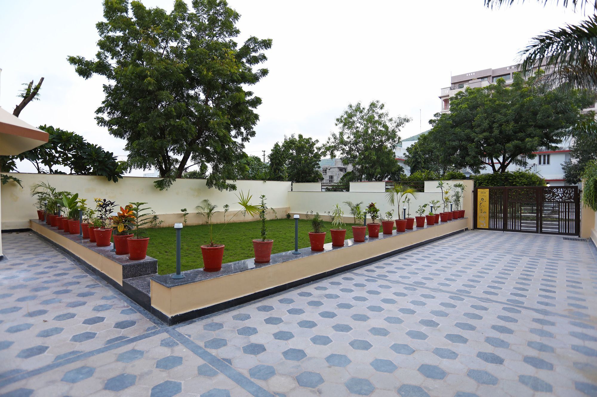 Oyo 9428 Hill View Room Goverdhan Vilas Udaipur Dış mekan fotoğraf